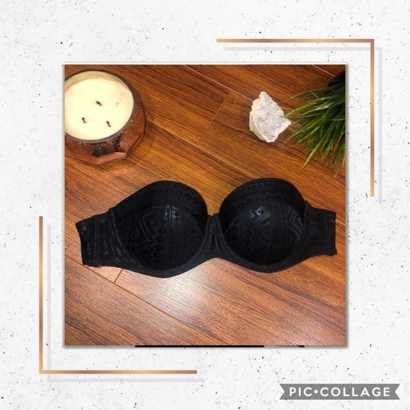 ✨BLACK TRIBAL STRAPLESS PADDED BIKINI TOP ✨ - Picture 1 of 4